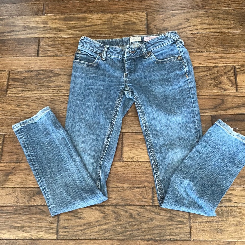 NWOT. Free People-I dream of Jeansies. Size 27.